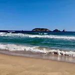 Appartement Beachfront In Estartit With Garden