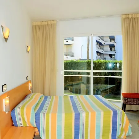 Lejlighed Beachfront In Estartit With Garden L'Estartit