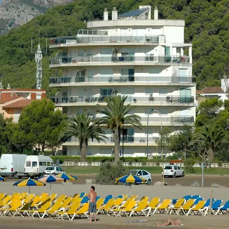 Beachfront In Estartit With Garden L'Estartit