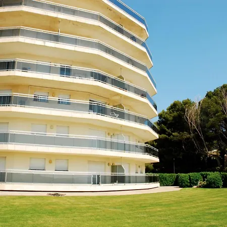 Appartement Beachfront In Estartit With Garden *