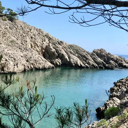 Beachfront In Estartit With Garden Lejlighed *